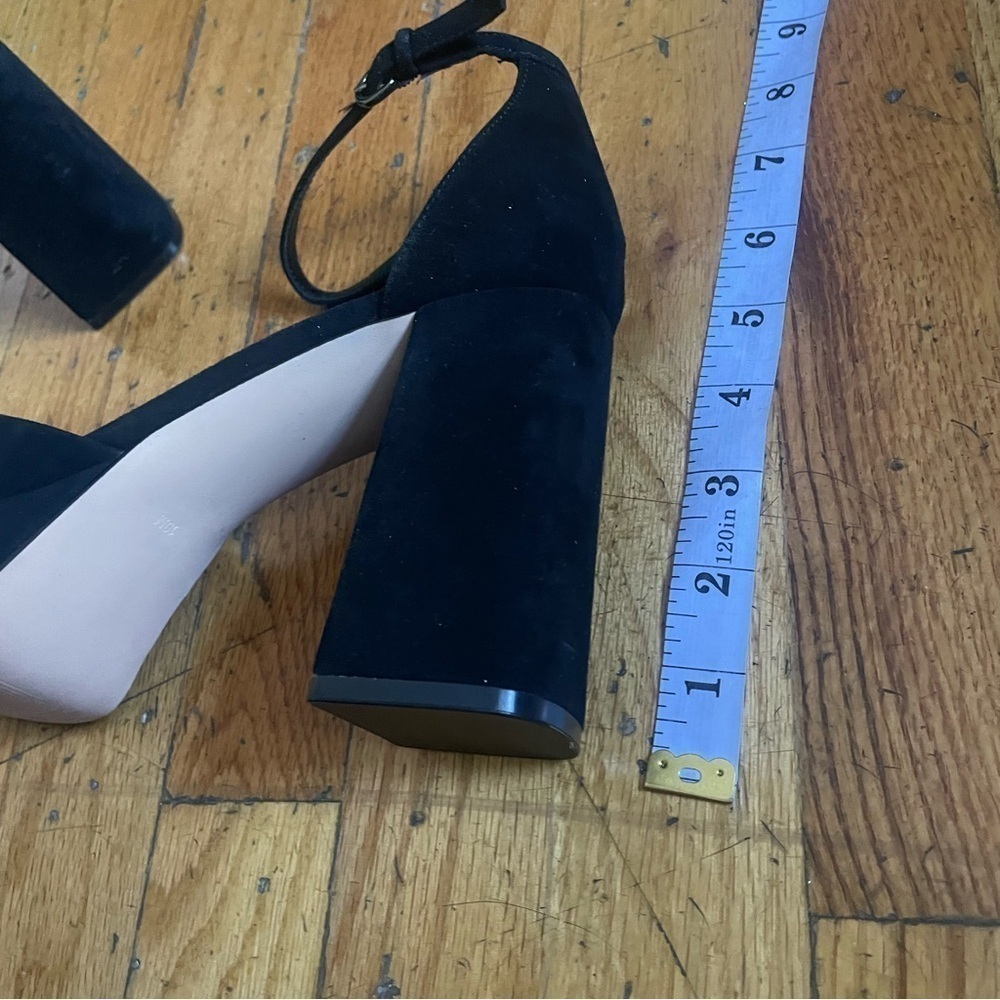 Calvin Klein Black Suede Platform Pumps Size 10 - Picture 2 of 5